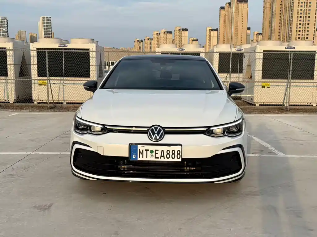 Volkswagen Golf 2023