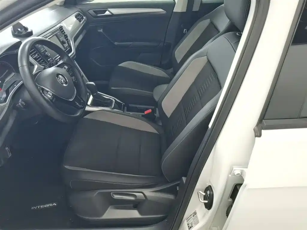 Volkswagen T-Roc 2020 — фото 15