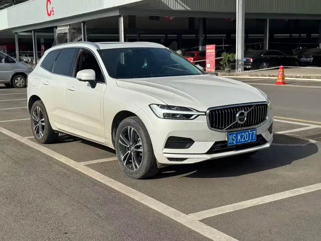 Volvo XC60 2019 — фото 2