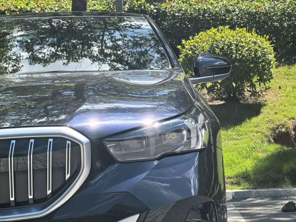 BMW 5 Series 2025