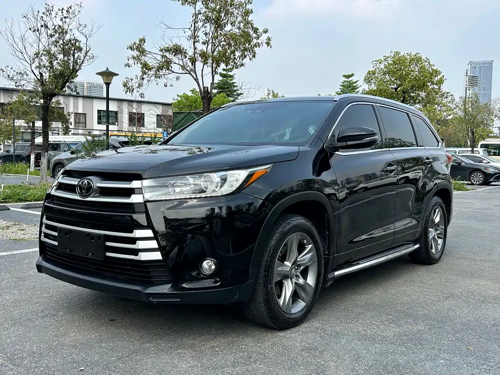 Toyota Highlander 2019 — фото 1