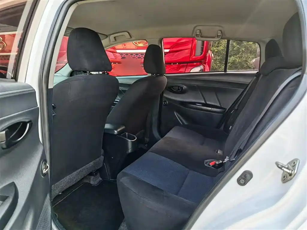 Toyota Yaris L 2018 — фото 21