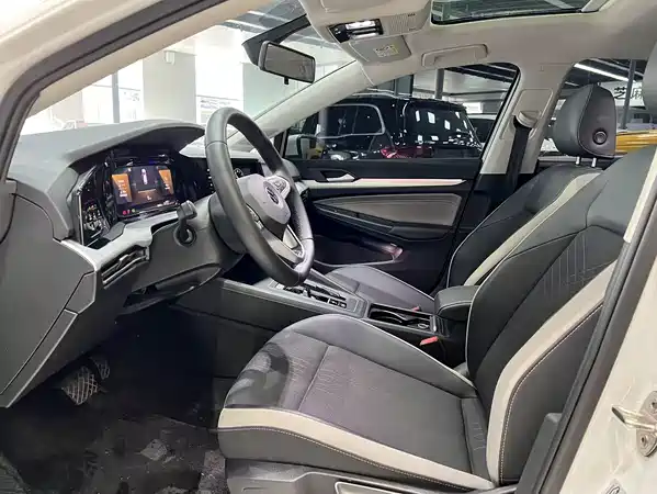 Volkswagen Golf 2024