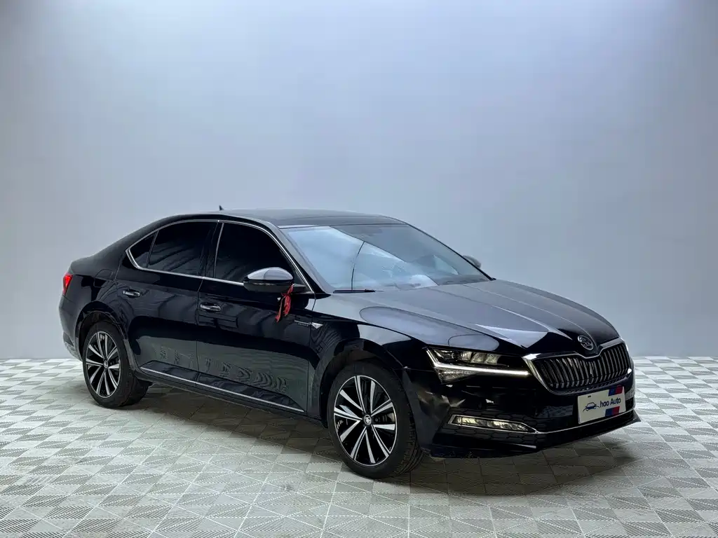 Skoda Superb 2023 — фото 3