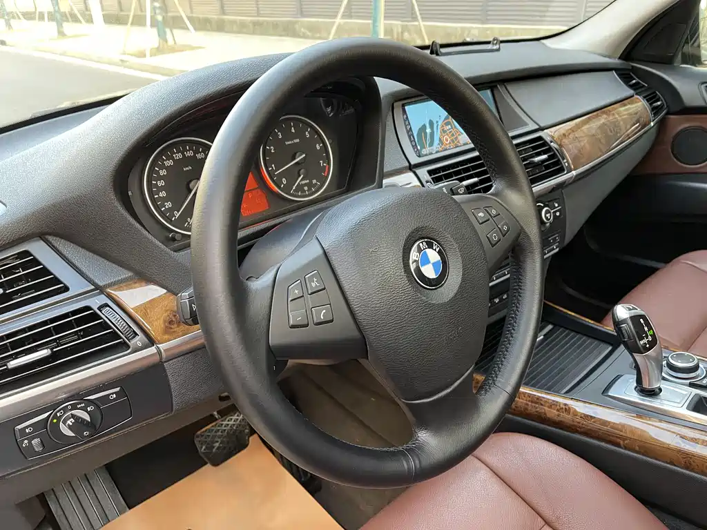 BMW X5 2010 — фото 13