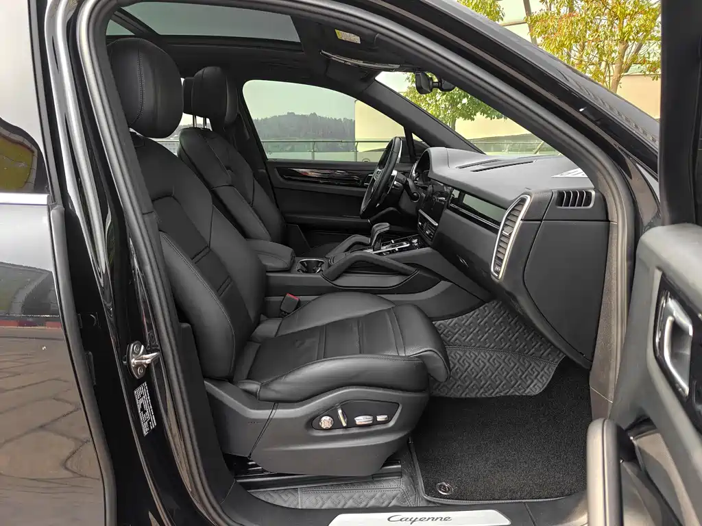 Porsche Cayenne 2018 — фото 13