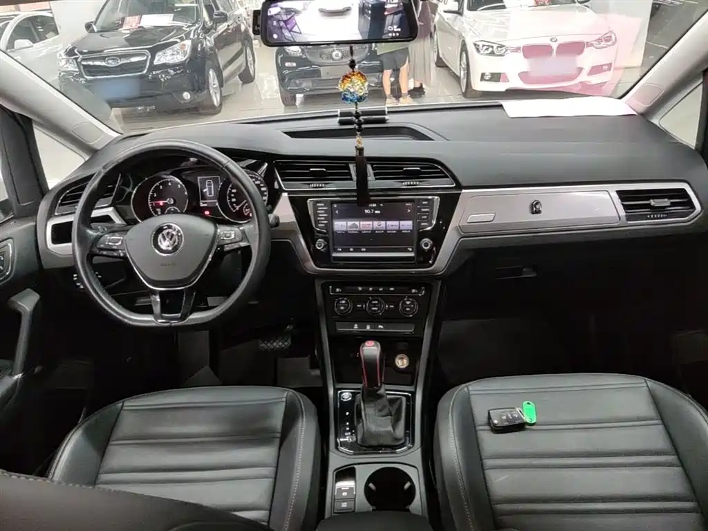 Volkswagen Touran 2019 — фото 10