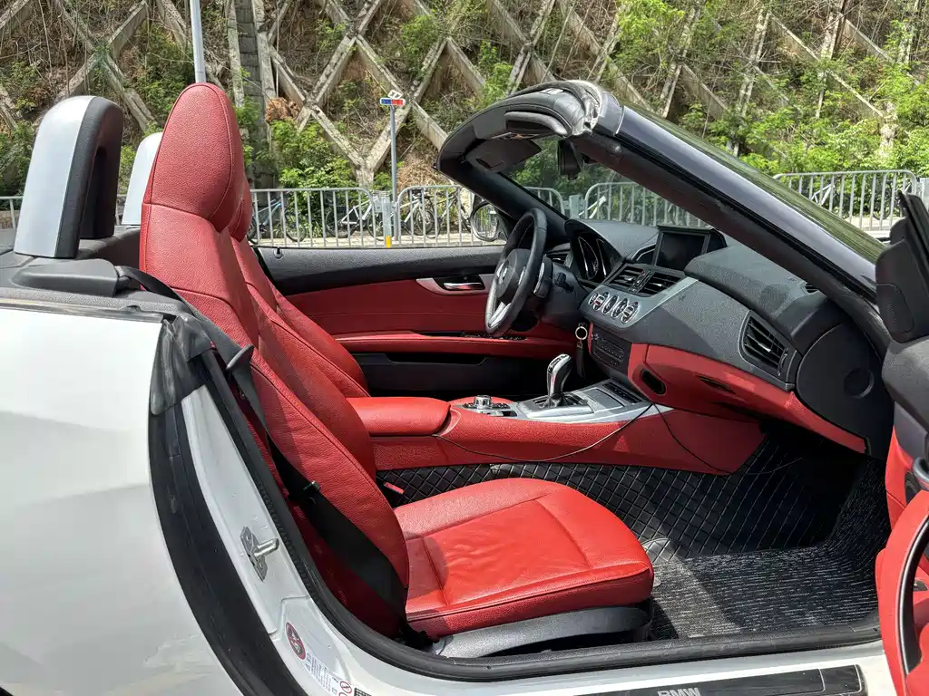 BMW Z4 2012 — фото 14