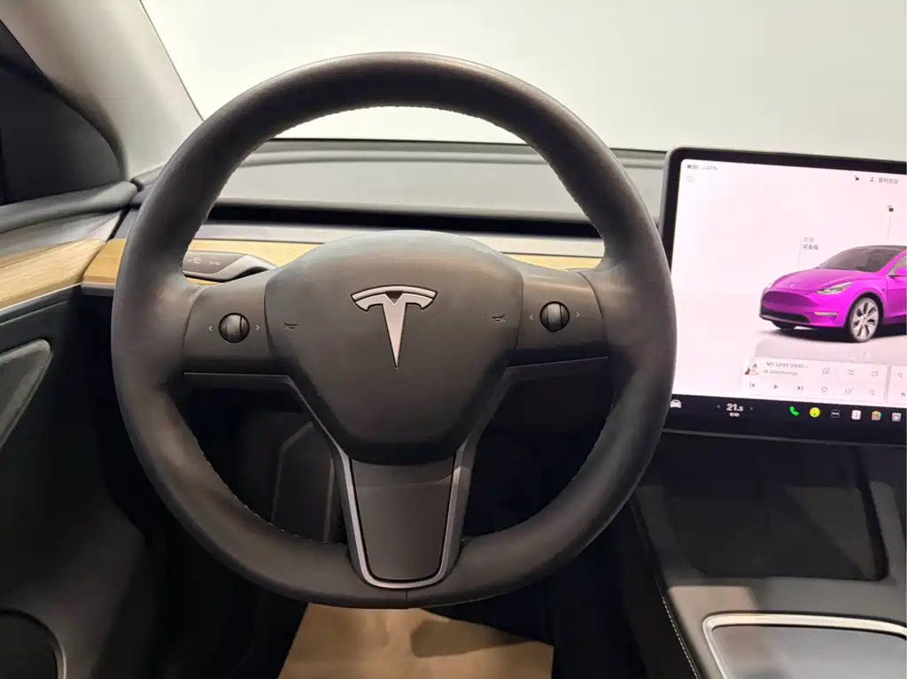 Tesla Model Y 2023 — фото 7