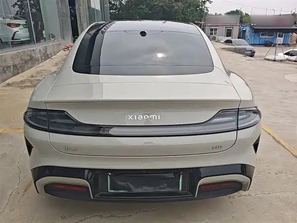 Xiaomi SU7 2024