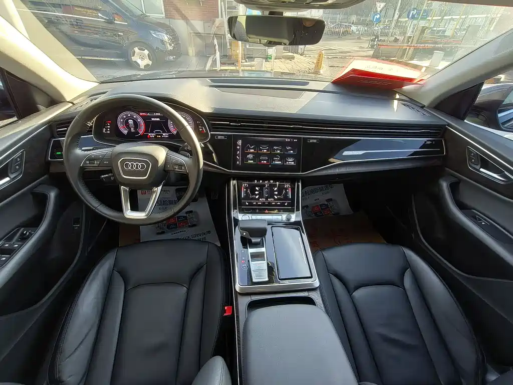 Audi Q8 2020 — фото 20