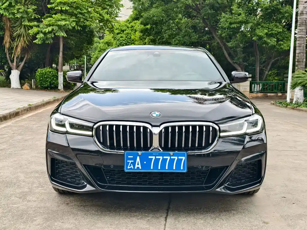 BMW 5 Series 2023 — фото 2