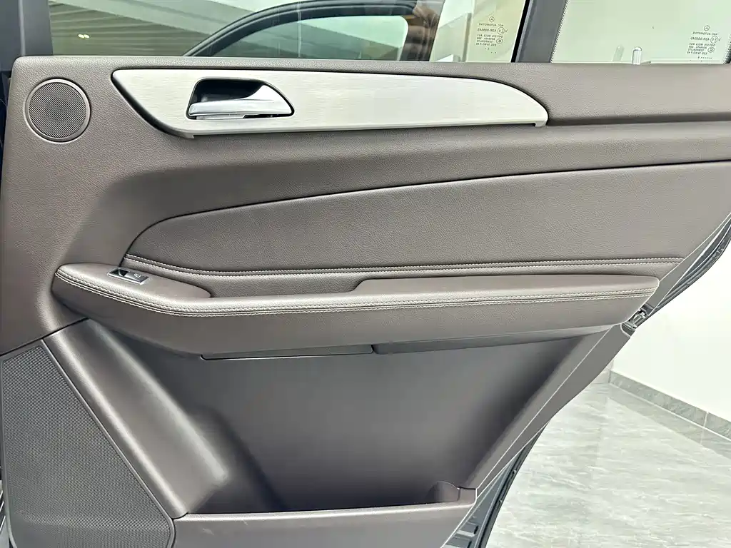 Mercedes-Benz GLS 2016 — фото 26