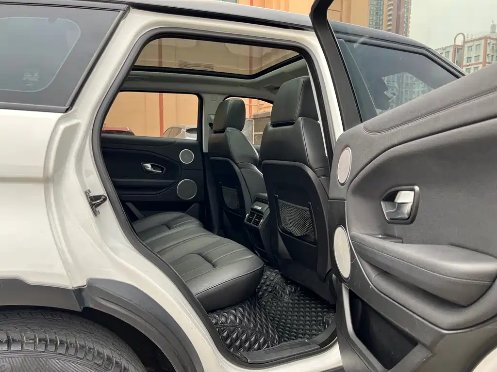 Land Rover Evoque 2018 — фото 12