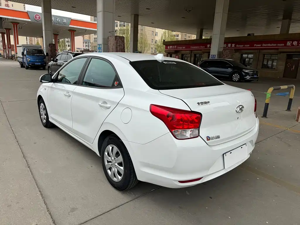 Hyundai Verna 2020 — фото 13