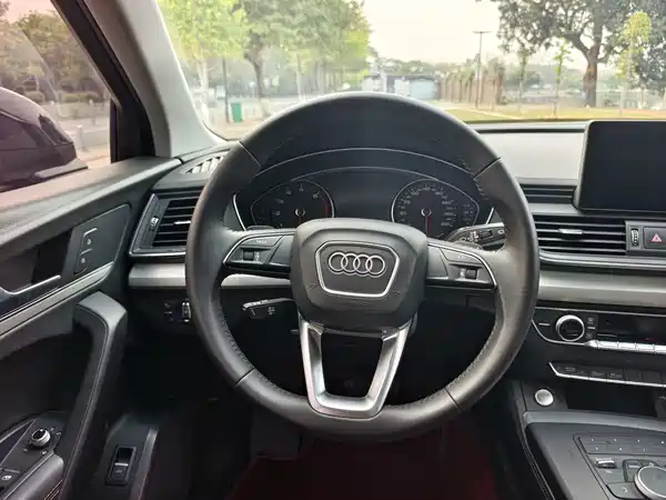 Audi Q5L 2020