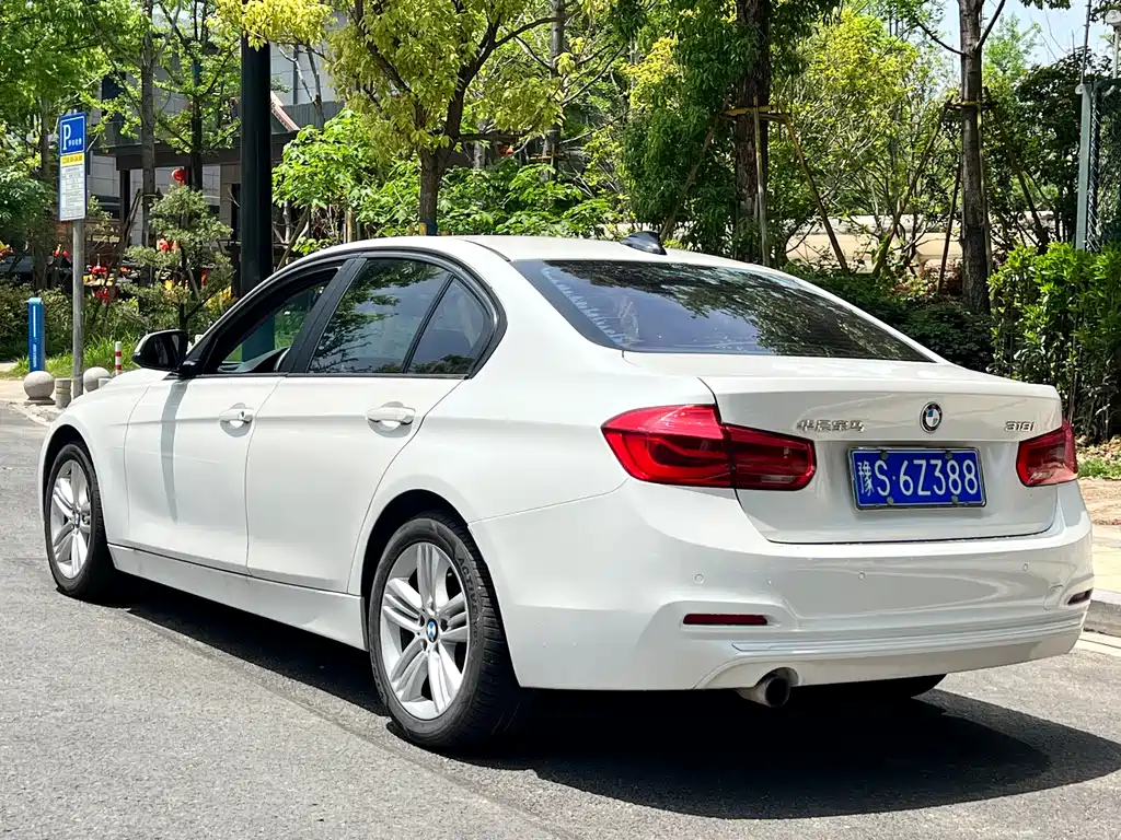 BMW 3 Series 2017 — фото 7