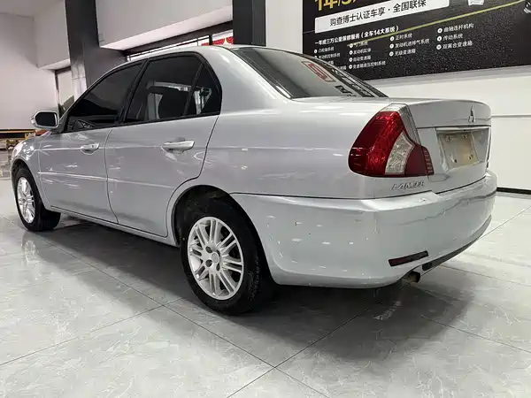 Mitsubishi LANCER 2012