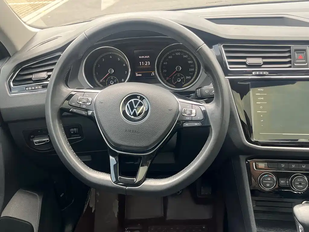 Volkswagen Tiguan L 2021 — фото 16