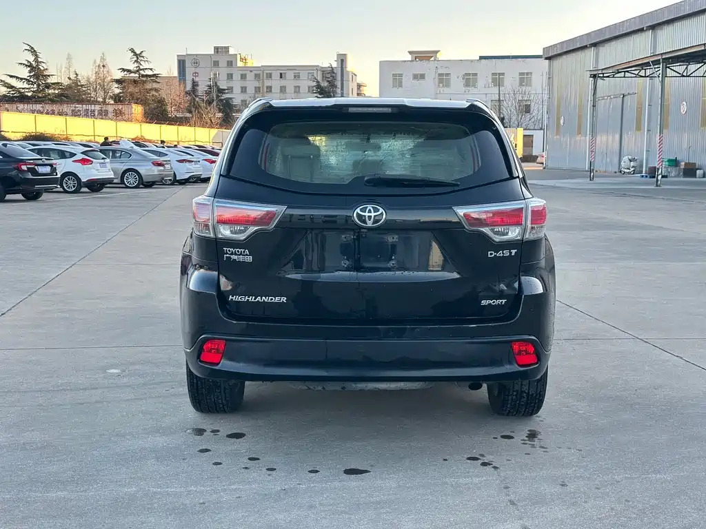 Toyota Highlander 2015 — фото 10