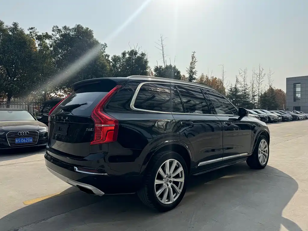 Volvo XC90 2017 — фото 7