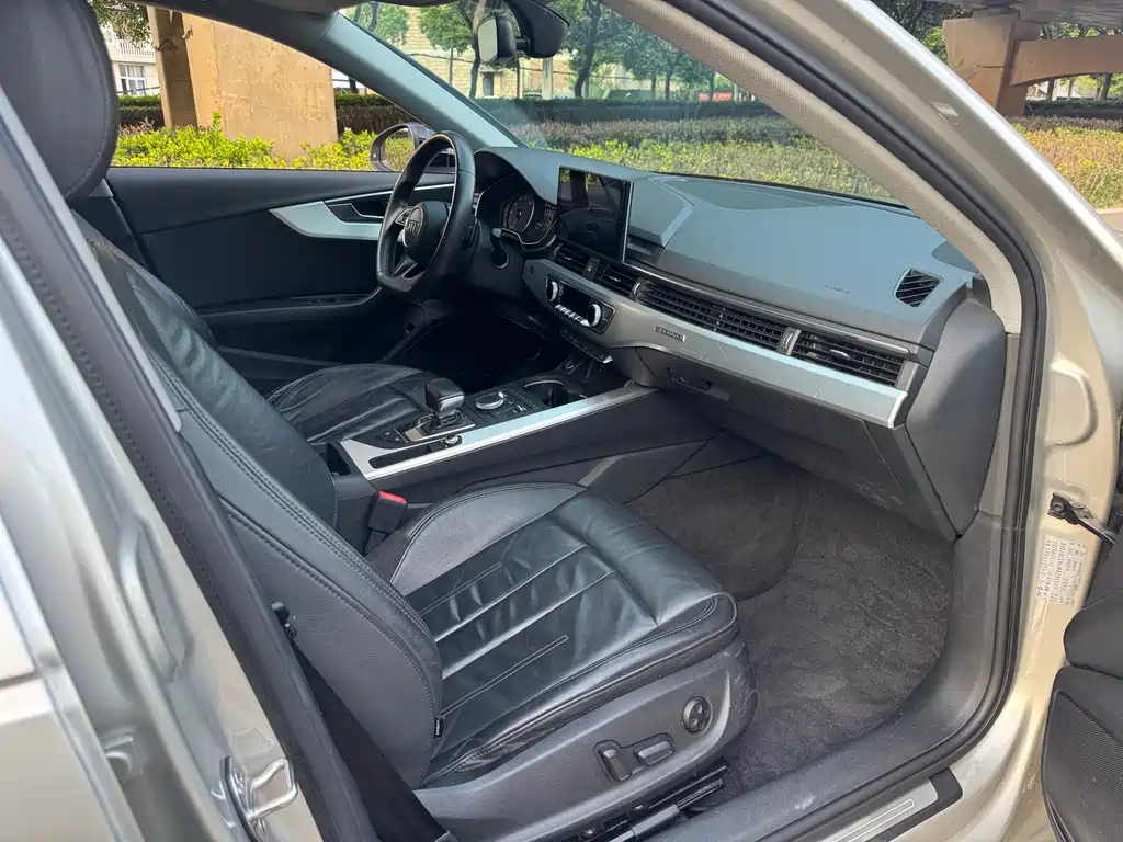 Audi A4L 2019