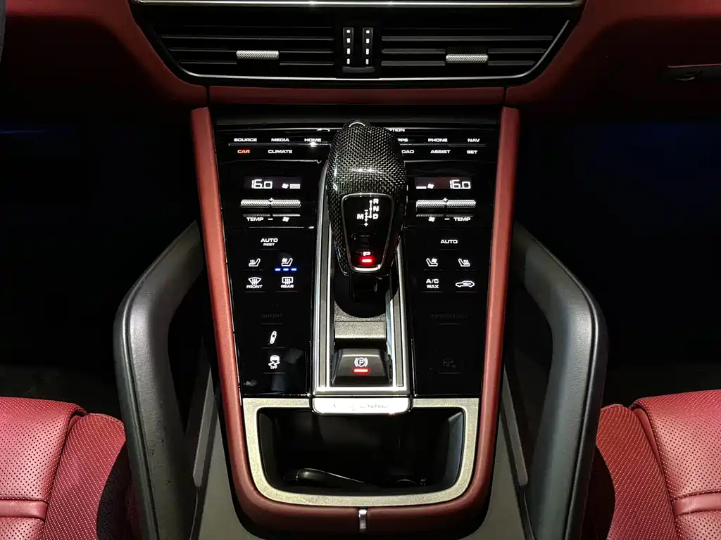 Porsche Cayenne 2022 — фото 15