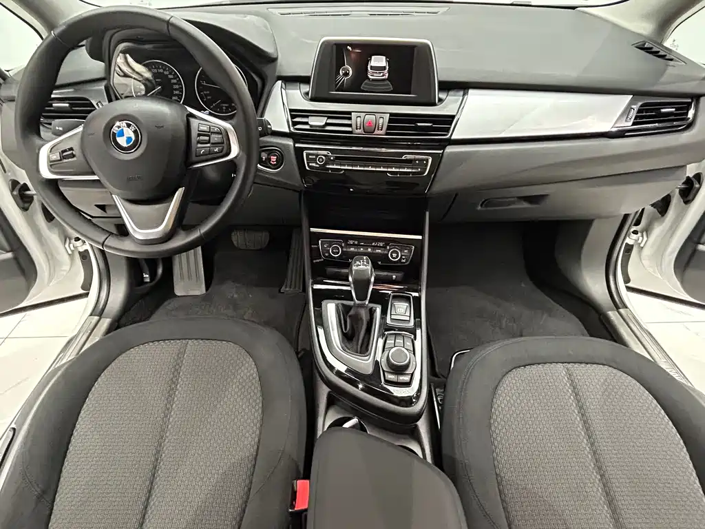 BMW 2 Series Active Tourer 2018 — фото 13