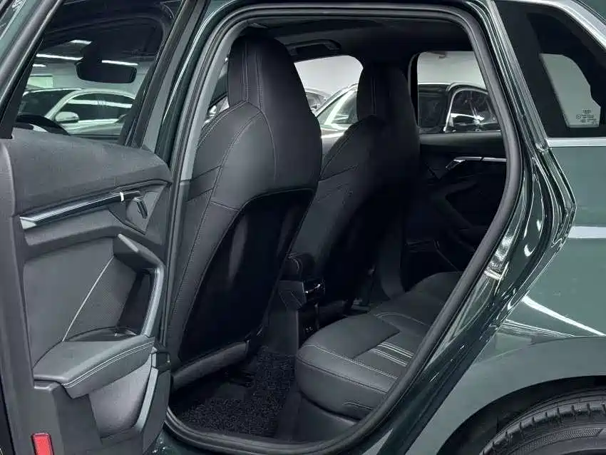 Audi A3 2023 — фото 10
