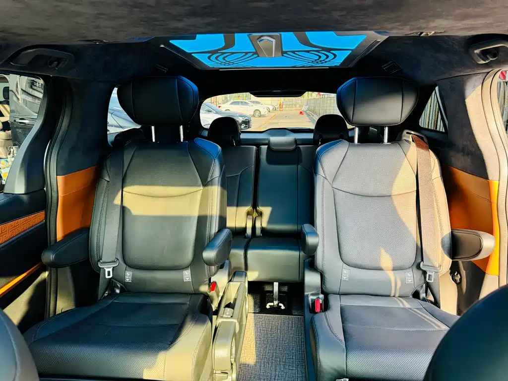 Toyota Sienna 2025 — фото 16