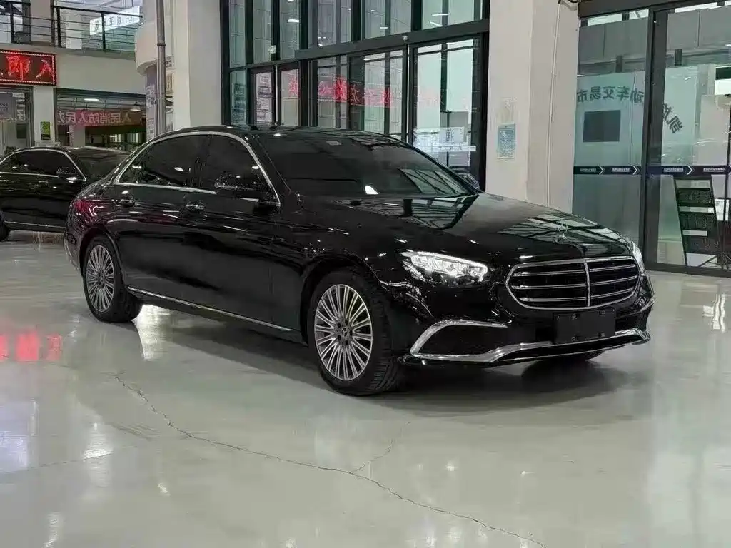 Mercedes-Benz E-Class 2023 — фото 9