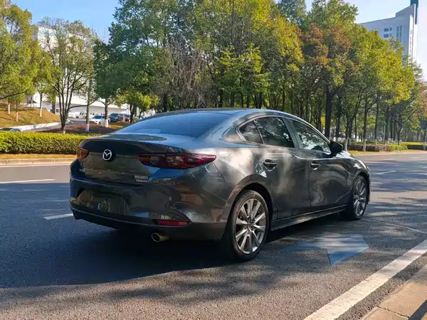 Mazda 3 Axela 2022