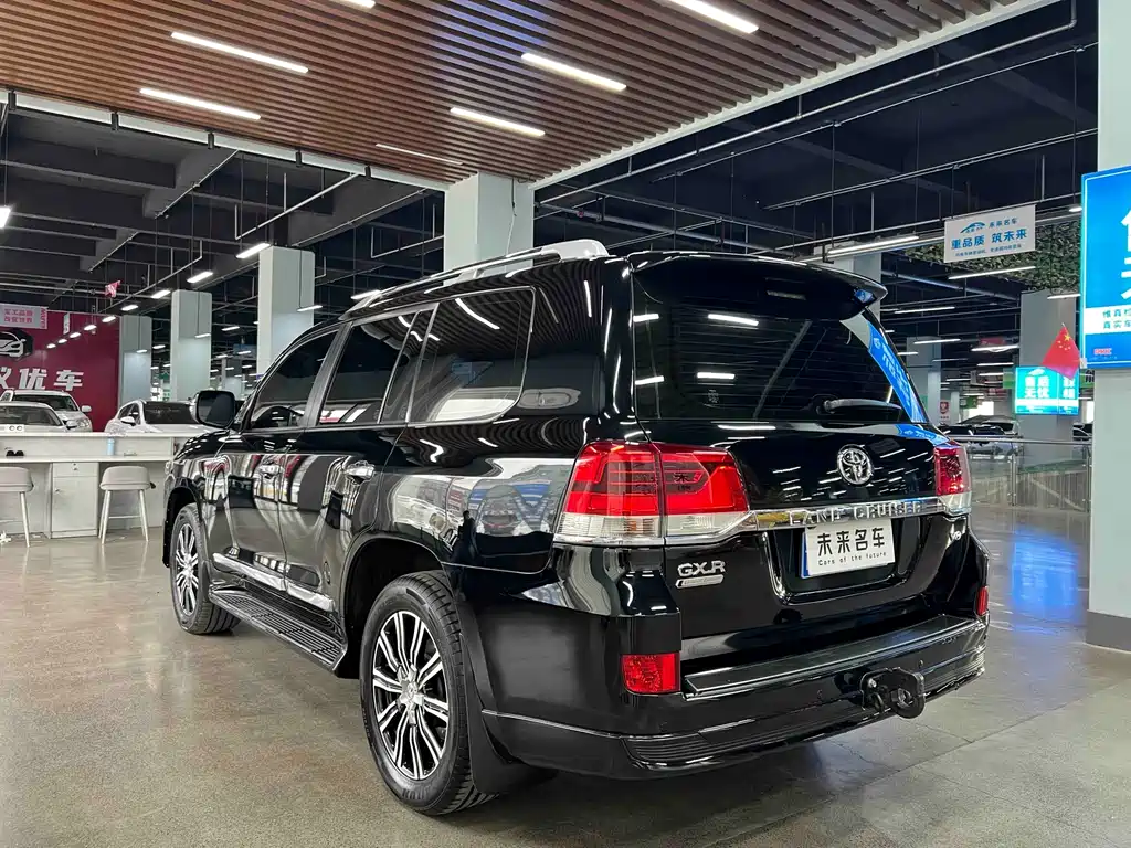 Toyota Land Cruiser 2019 — фото 16