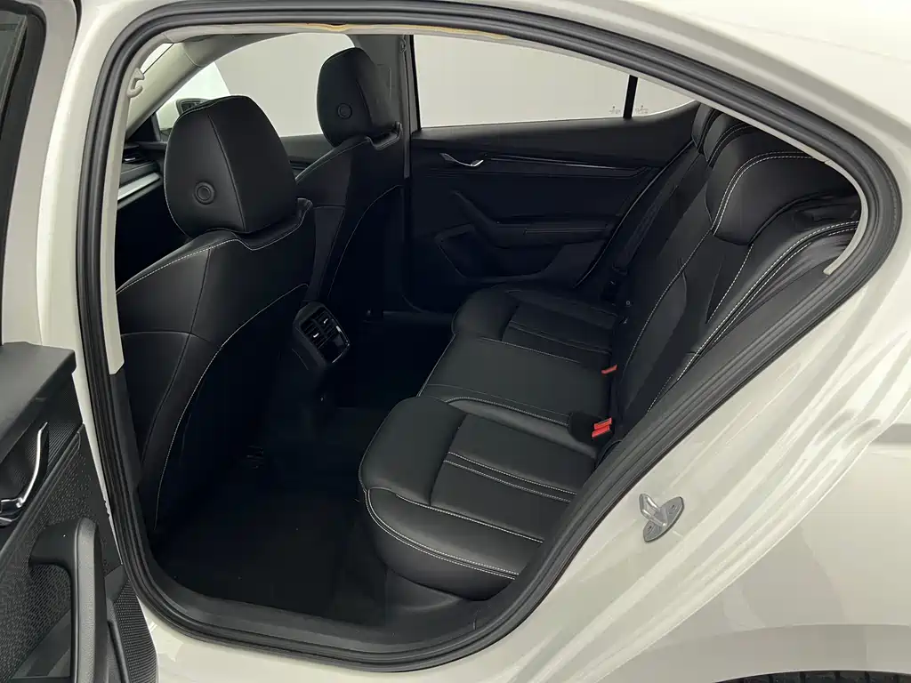 Skoda Octavia 2021 — фото 14