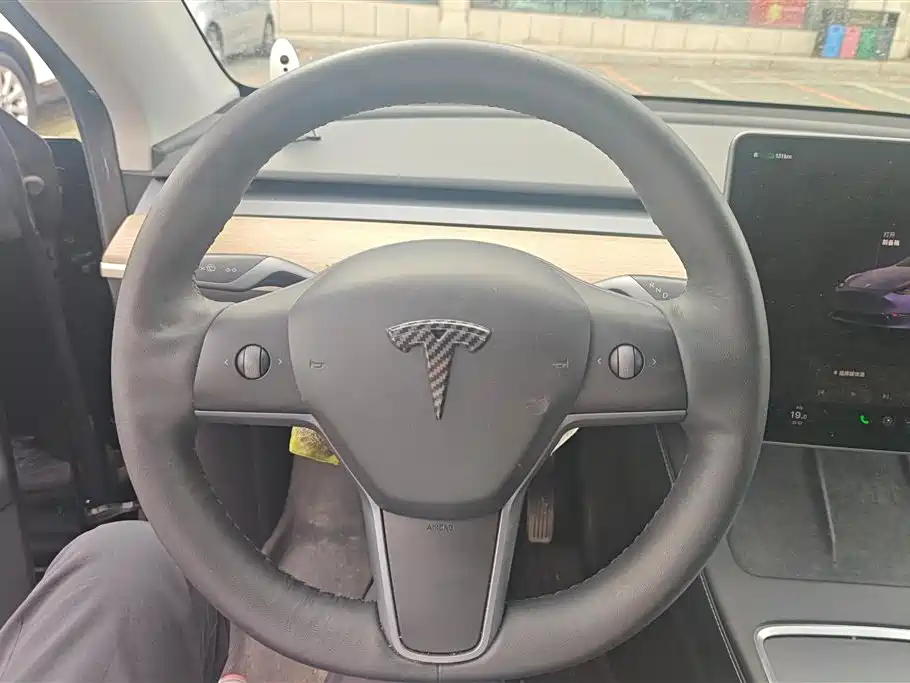 Tesla Model Y 2022 — фото 15