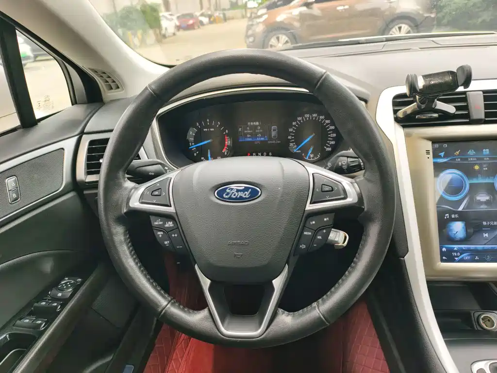 Ford Mondeo 2015 — фото 11
