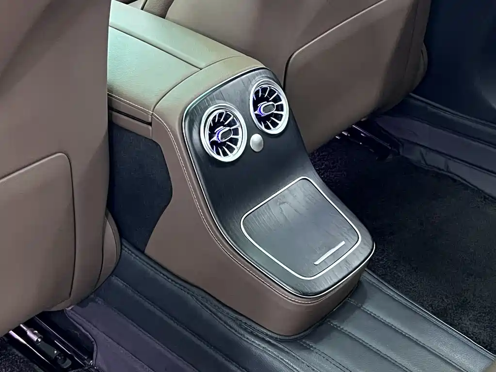 Mercedes-Benz E-Class 2023 — фото 22
