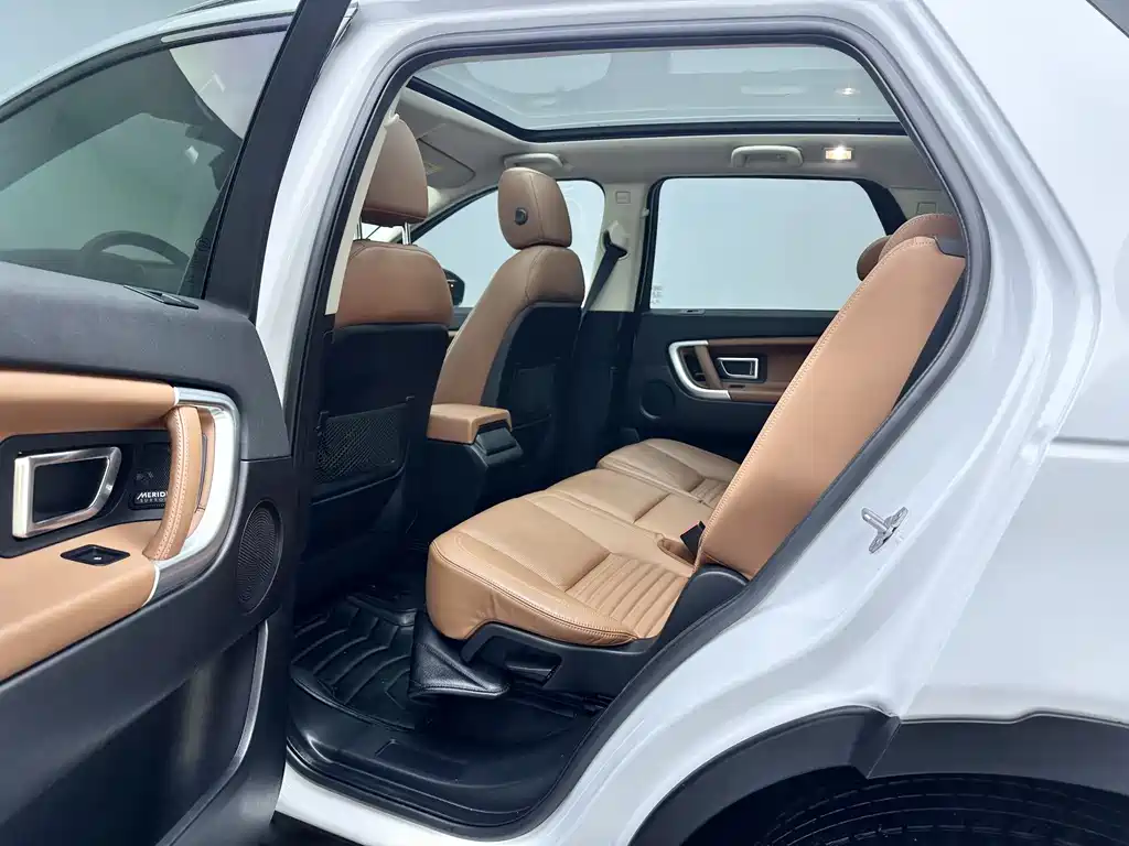 Land Rover Discovery Sport 2017 — фото 13