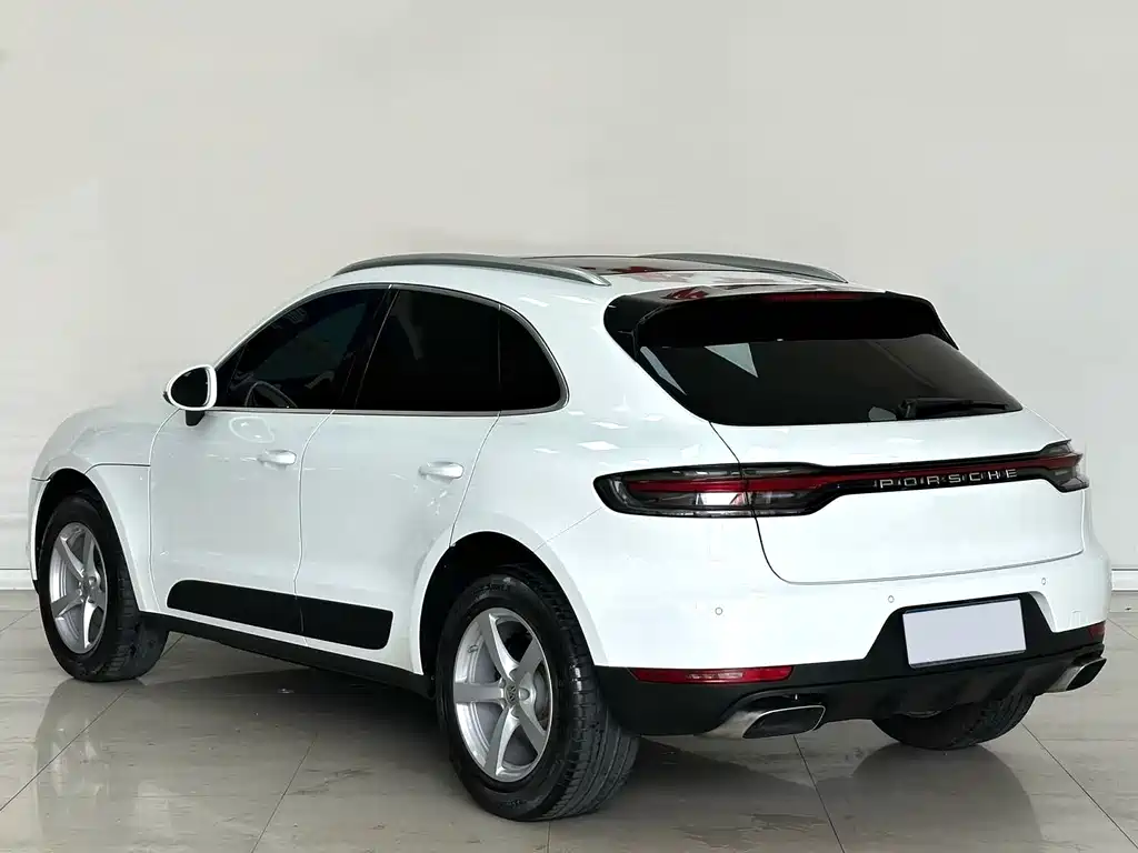 Porsche Macan 2019 — фото 11