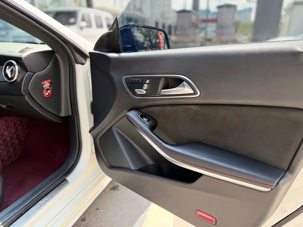 Mercedes-Benz CLA 2017 — фото 21