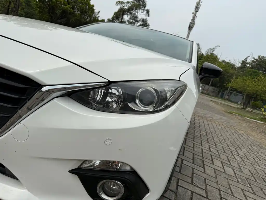 Mazda 3 Axela 2016 — фото 9