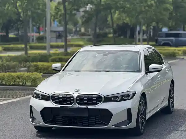 BMW 3 Series 2023