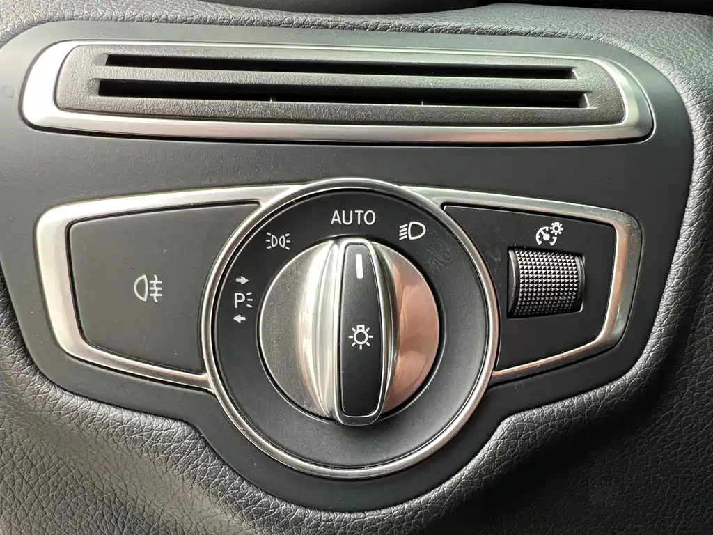 Mercedes-Benz GLC 2020 — фото 28