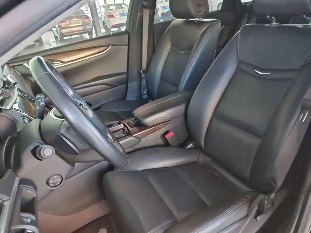 Cadillac XTS 2018 — фото 15