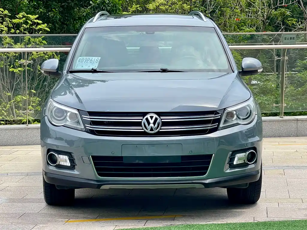 Volkswagen Tiguan 2012 — фото 2