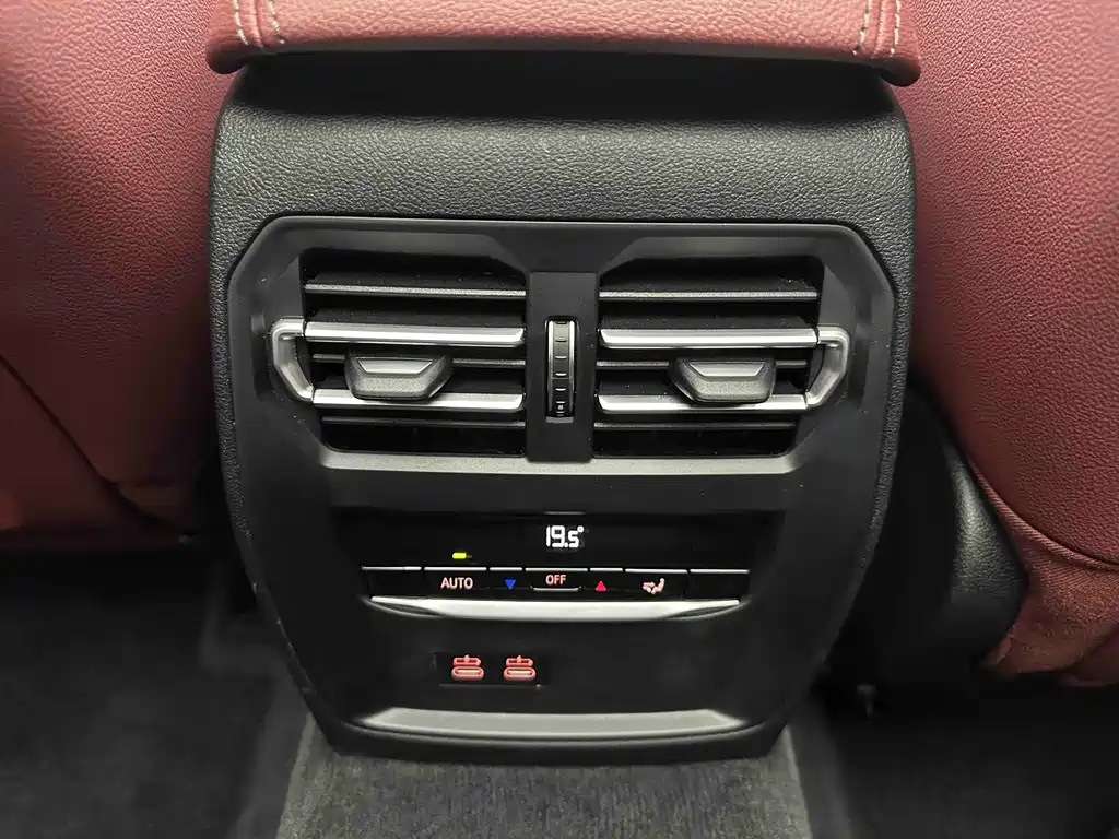 BMW 3 Series 2023 — фото 11