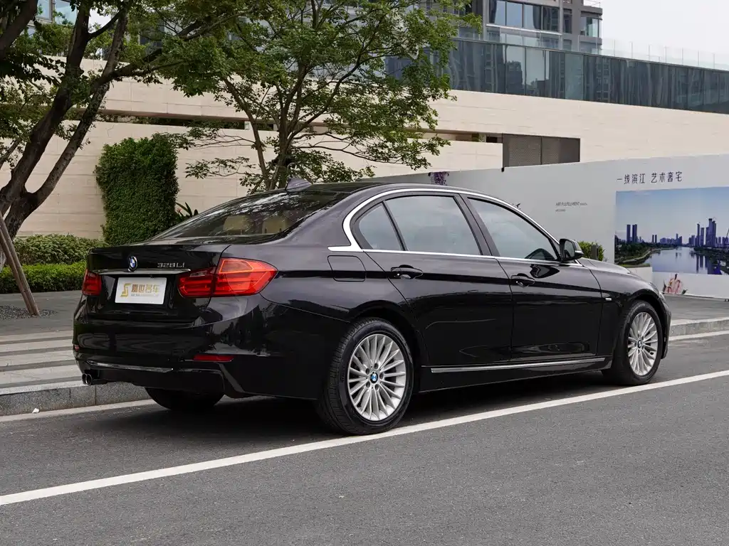 BMW 3 Series 2013 — фото 13