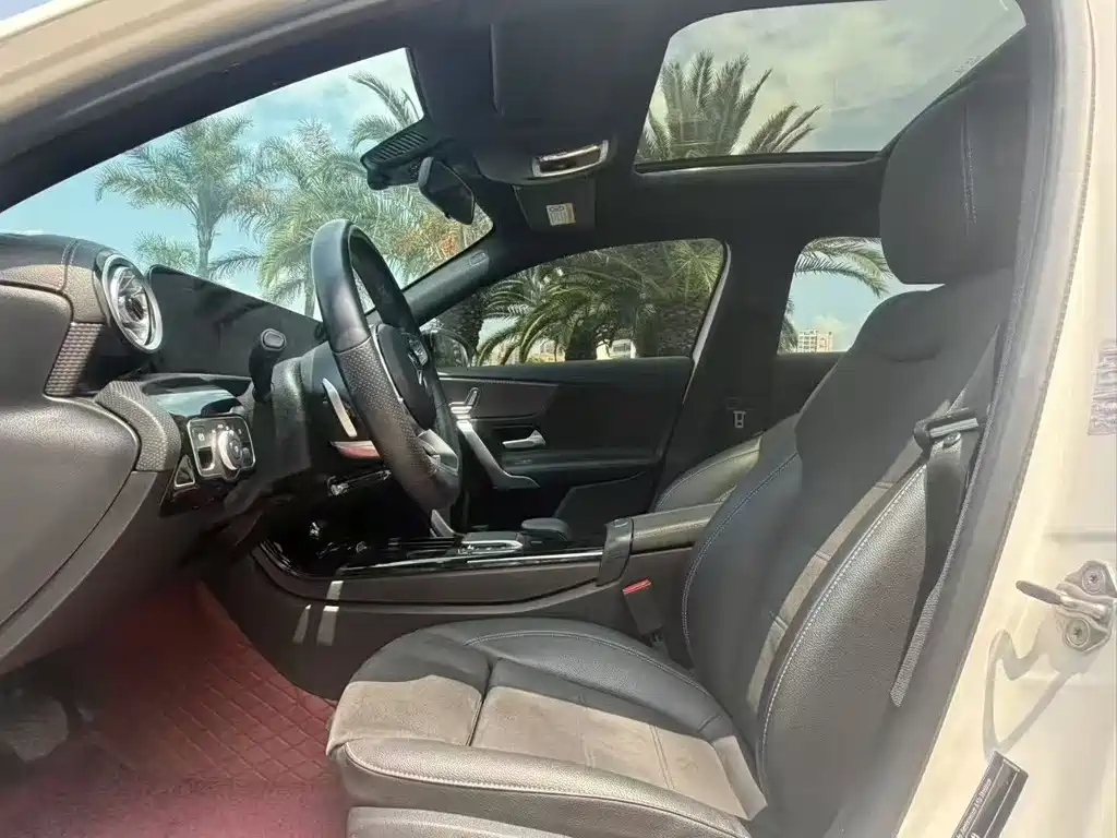 Mercedes-Benz A-Class 2023 — фото 4