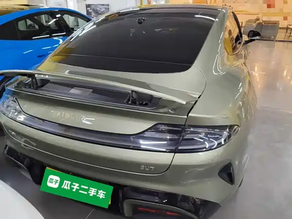 Xiaomi SU7 2025