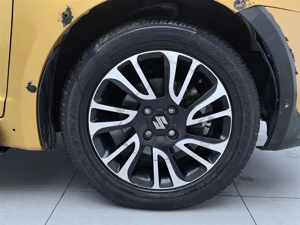 Suzuki Swift 2015 — фото 17
